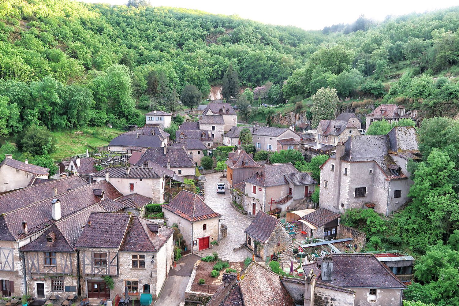 Visitar Saint Cirq Lapopie cómo llegar, dónde aparcar e información útil