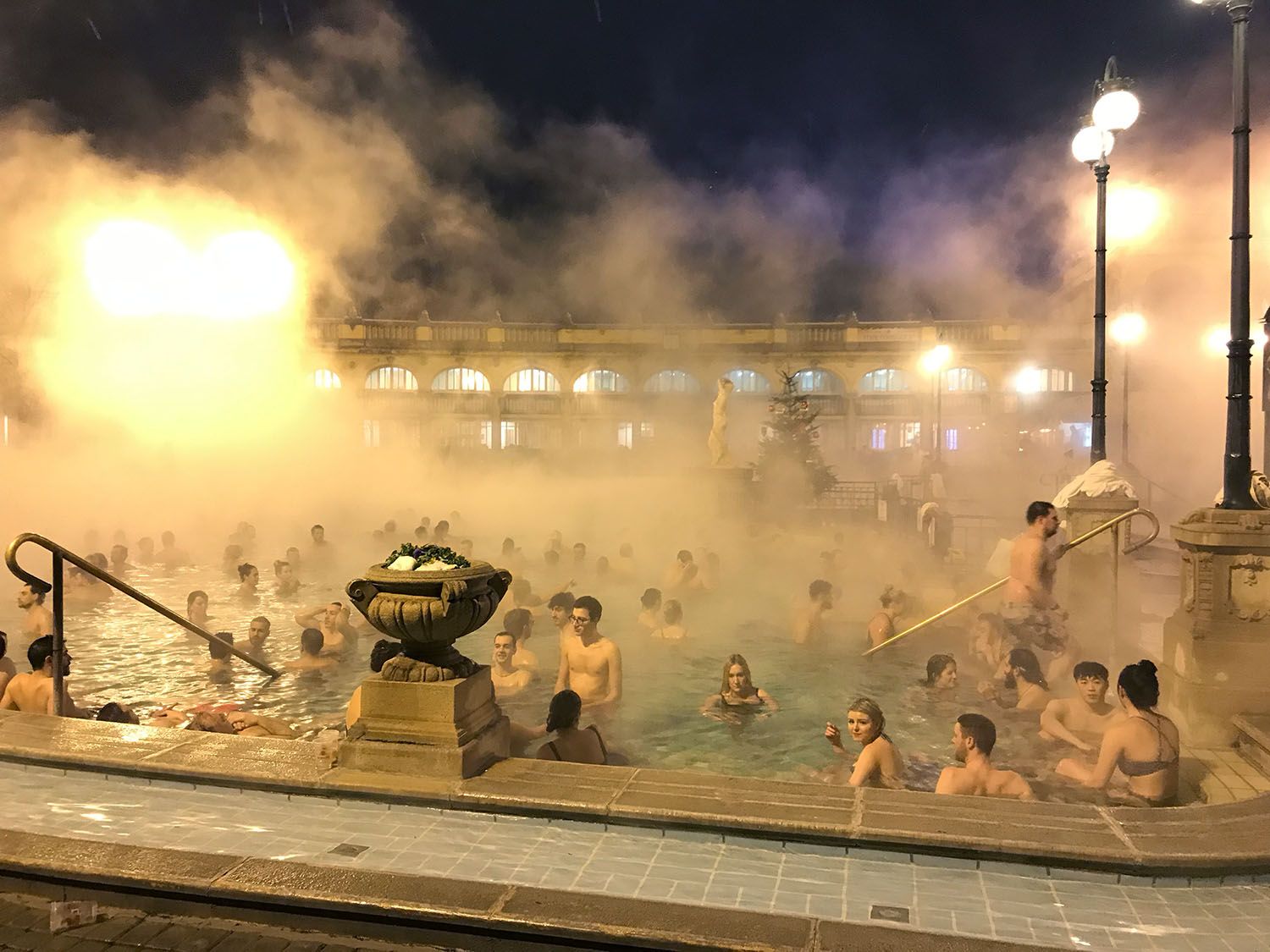 Qué ver en Budapest: Balneario Széchenyi - actividades y tours en Budapest - 
