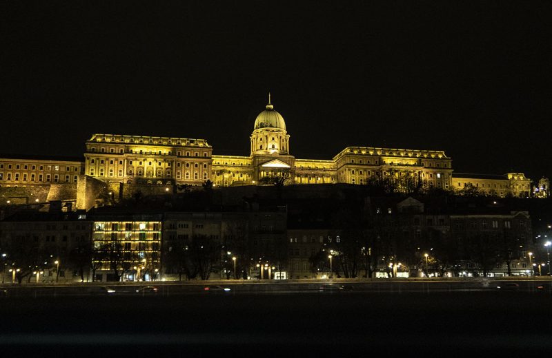 Crucero por el Danubio en Budapest: qué empresa elegir, precios e info útil