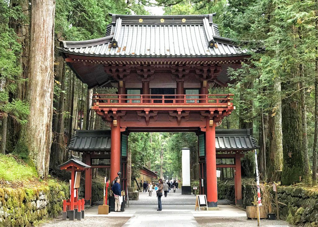Qué ver en Nikko: entrada al Paseo de las Farolas - imprescindibles en Japón