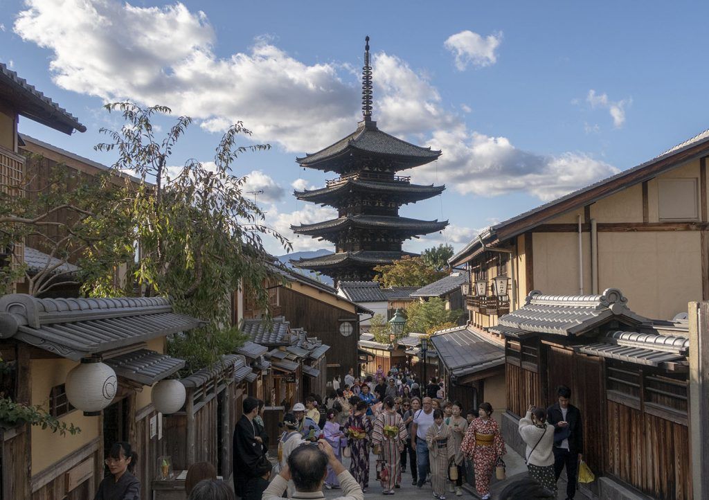 Qué ver en Kioto: Calle Sannenzaka - Imprescindibles en Kioto - dónde dormir en kioto
