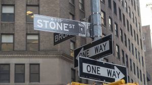 Qué ver en Wall Street: Stone Street - dónde dormir en Nueva York - Los 5 mejores FREE tours por Nueva York gratis y en español