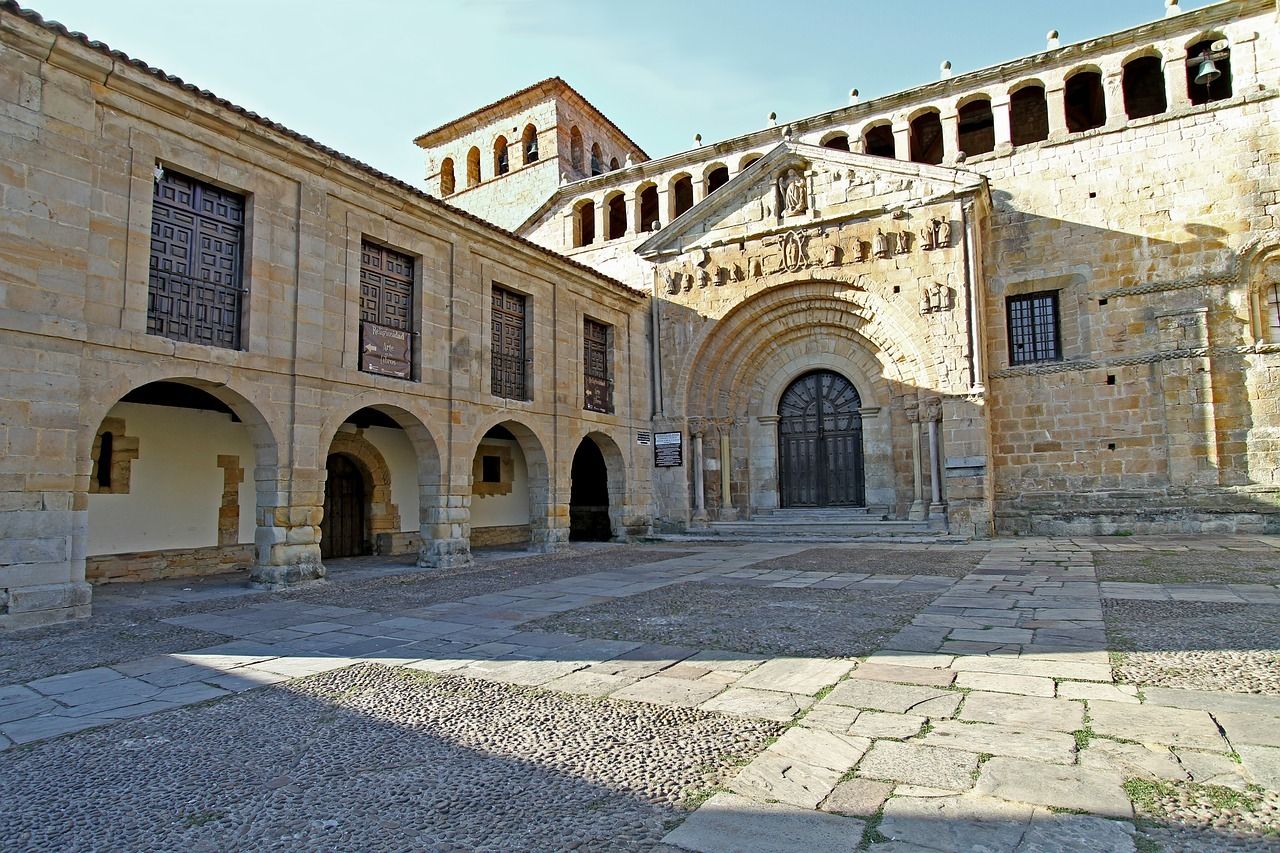 Descubre Santillana del Mar, uno de los pueblos más bonitos de Cantabria