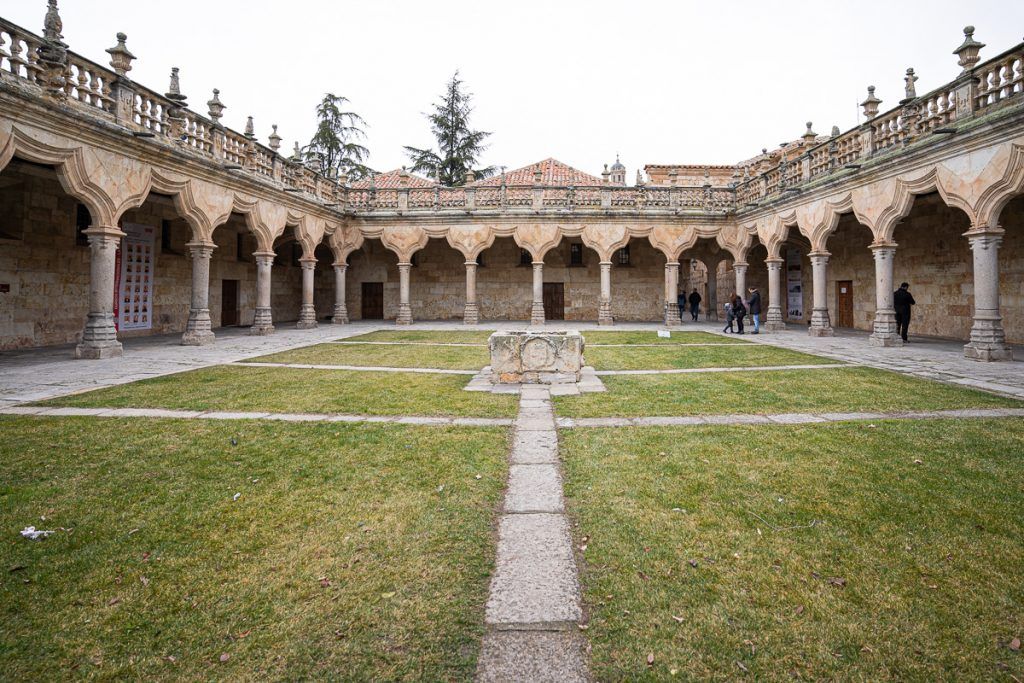 Qué ver en Salamanca: Patio de las Escuelas Menores