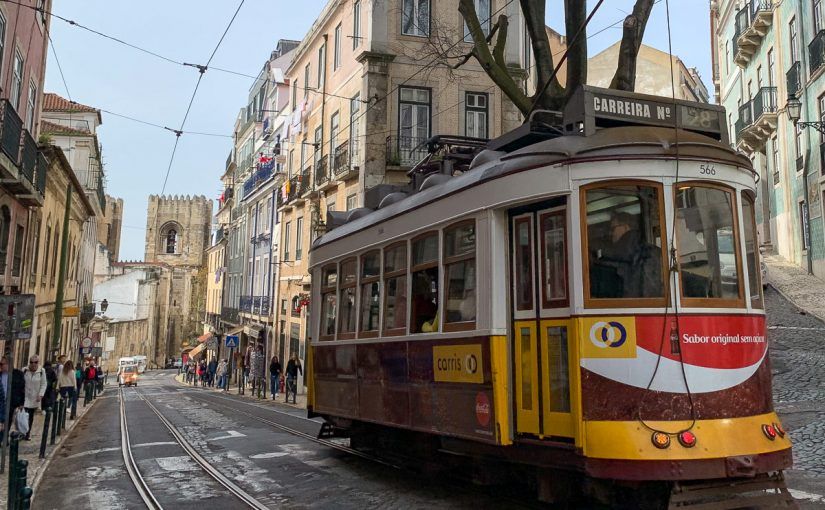 Qué ver en Lisboa: tranvías en la Alfama - imprescindibles en Lisboa