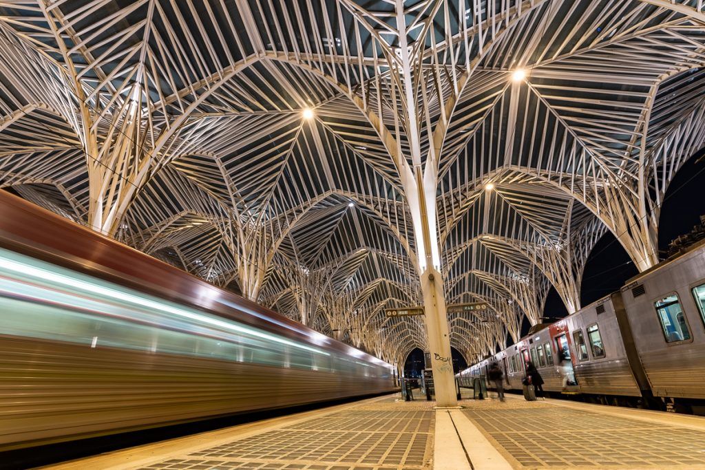 Transporte en Lisboa: trenes en la estación de Oriente