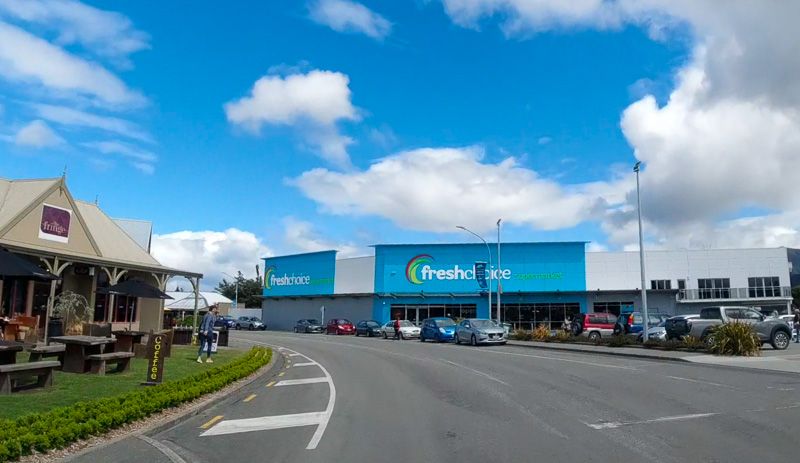 Carretera a Milford Sound: Supermercado en Te Anau