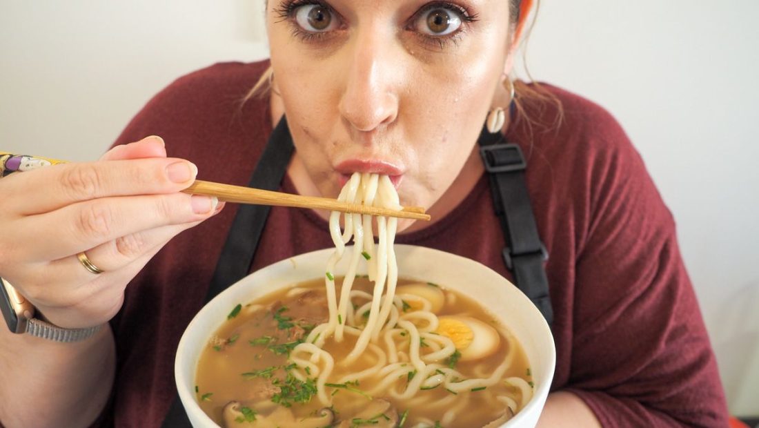 Receta de ramen FÁCIL, de andar por casa y con ingredientes sencillos