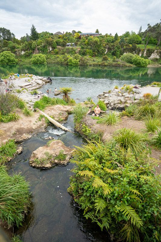 Etapa 18 por NZ entre Taupo y Rotorua: Spa Thermal Park en Taupo