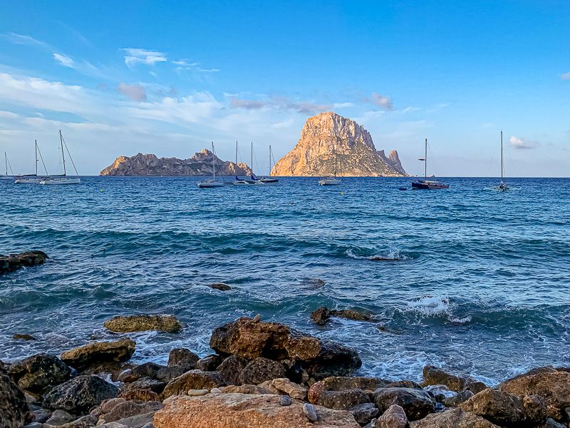 Qué ver en Ibiza: Es Vedrá - Imprescindibles en Ibiza - Mapa de Ibiza: qué ver y puntos de interés