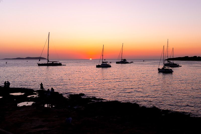Qué ver en Ibiza: puesta de sol en San Antonio - Cómo ir del aeropuerto de Ibiza a San Antonio - Dónde dormir en Ibiza: nuestro alojamiento