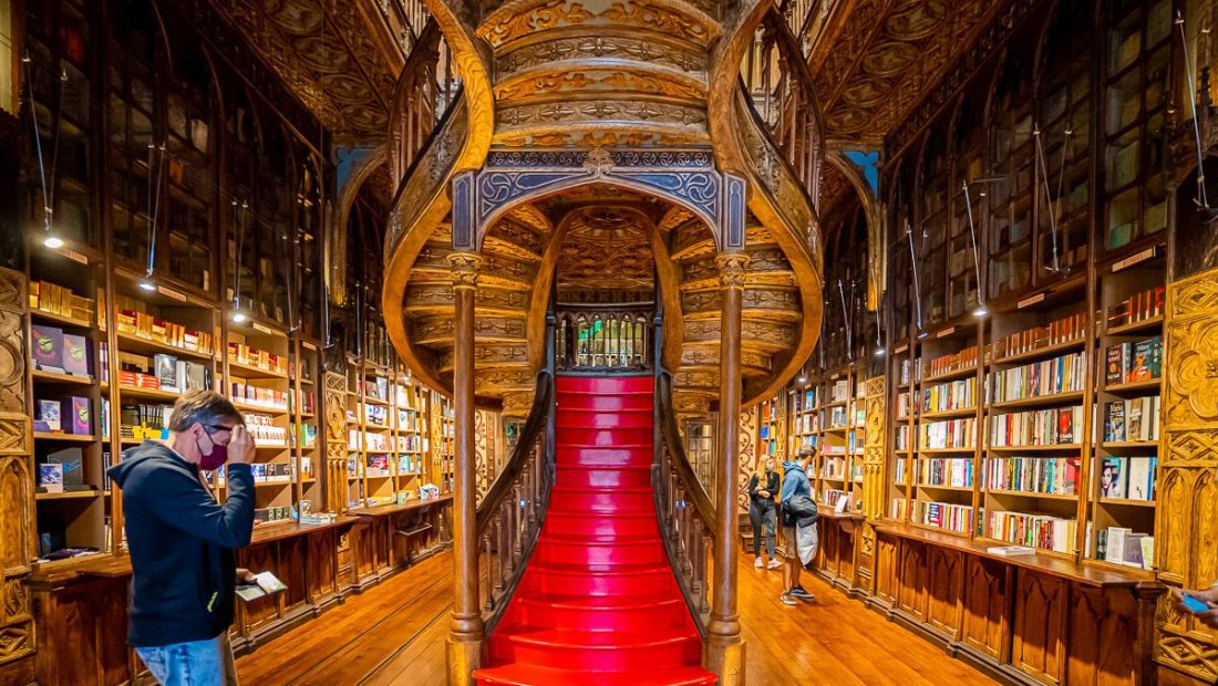 ▷ Visitar la librería Lello (la de Harry Potter) en Oporto: horarios, dónde comprar las entradas con antelación, cuánto cuesta e info útil