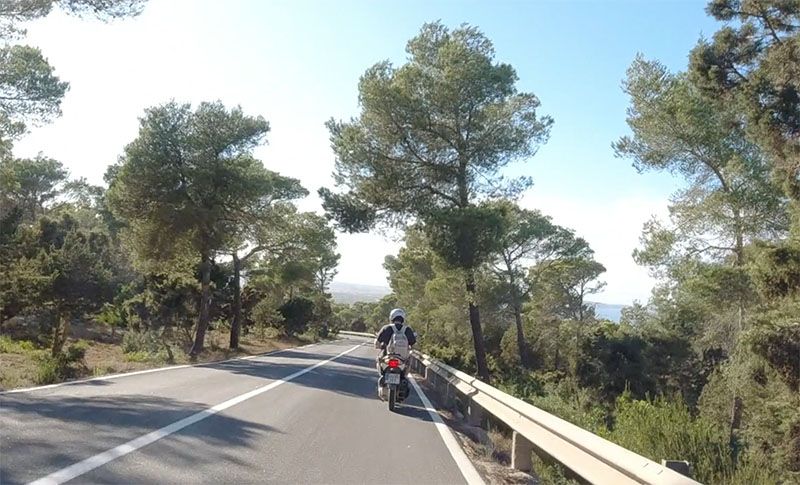 Alquilar una moto en Formentera: TODO lo que tienes que saber