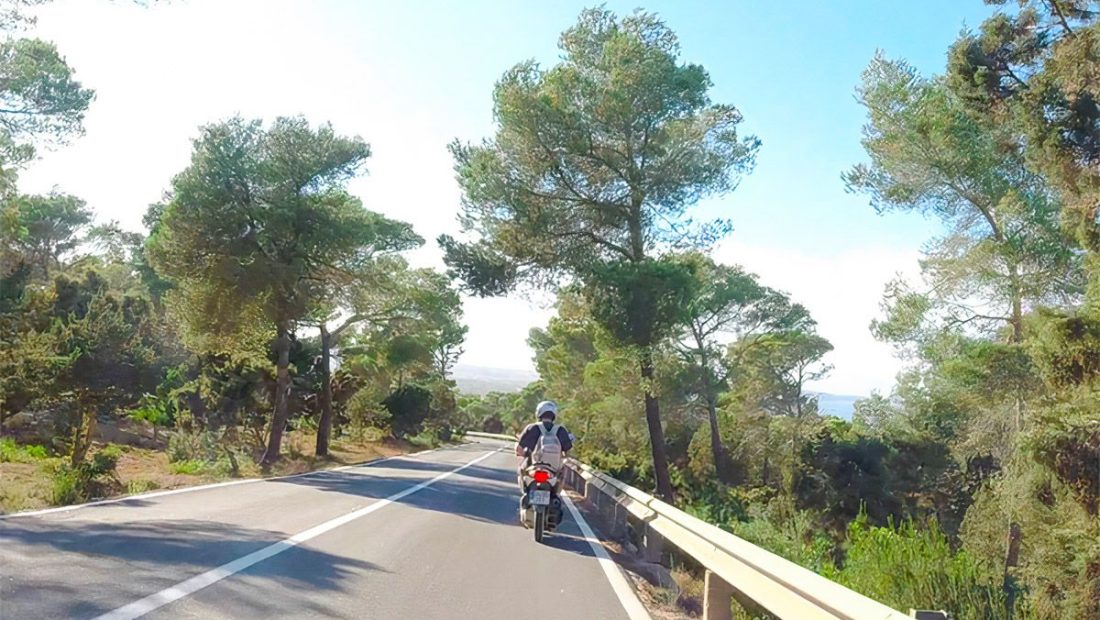 Alquilar una moto en Formentera: TODO lo que tienes que saber