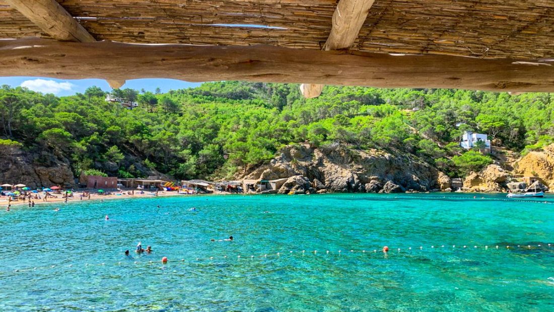 Las 8 mejores playas y calas de Ibiza [MAPA + CONSEJOS]