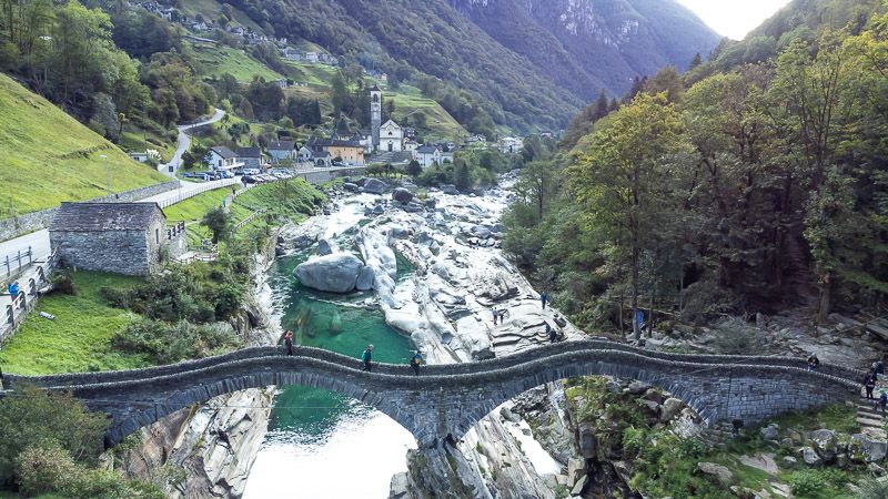 Ruta por Suiza en coche: Lavertezzo