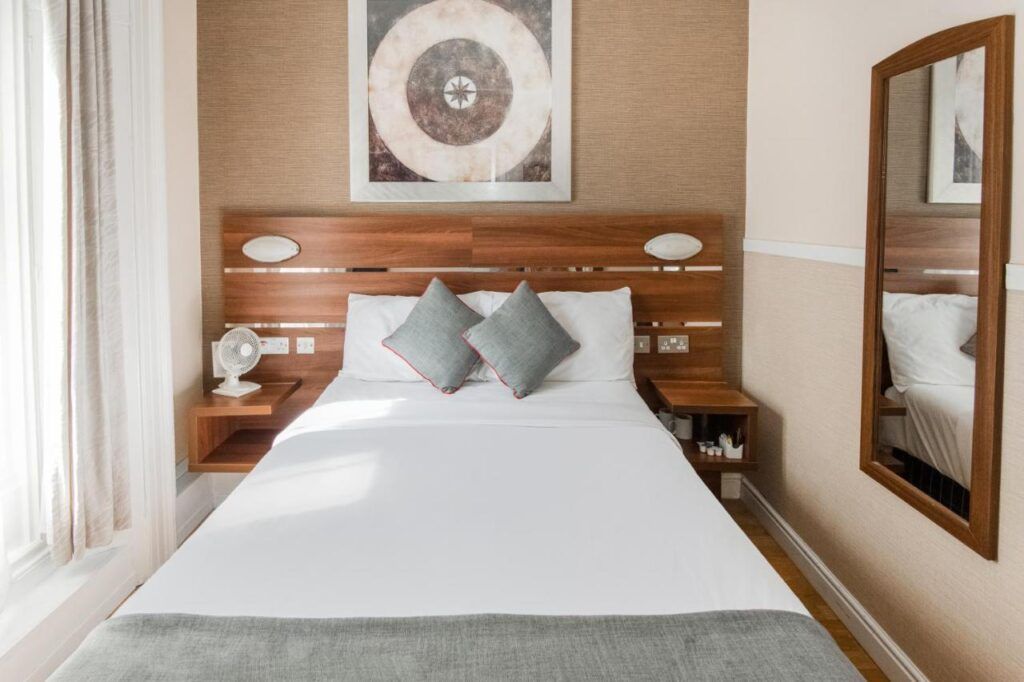 Dónde dormir en Londres barato: OYO Huttons Hotel