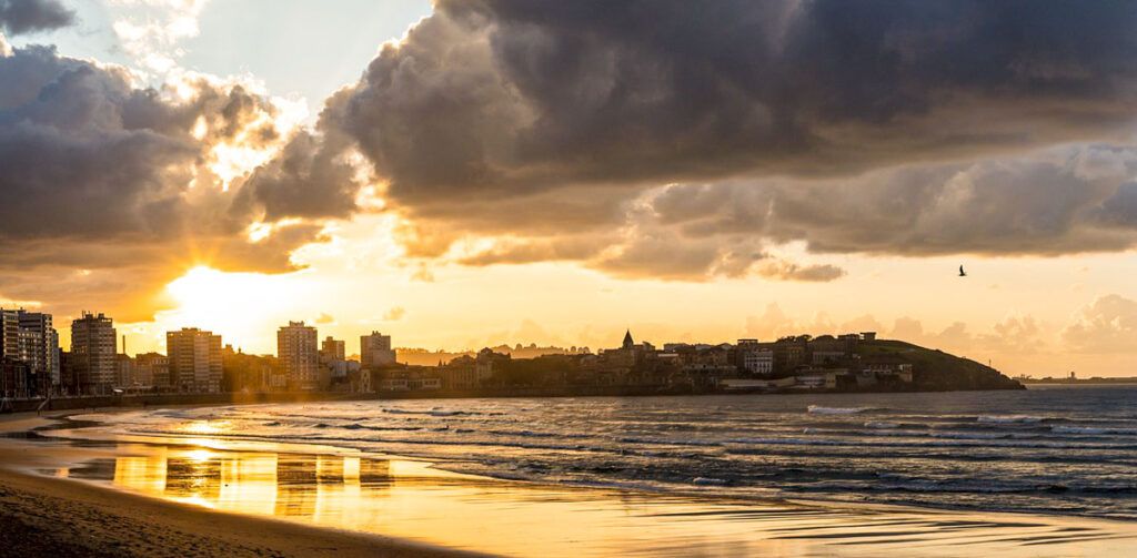 Los 3 MEJORES free tours por Gijón gratis y en español