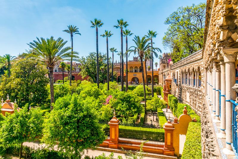 Visitar el Alcázar de Sevilla: ¿mejor visita guiada o por libre?