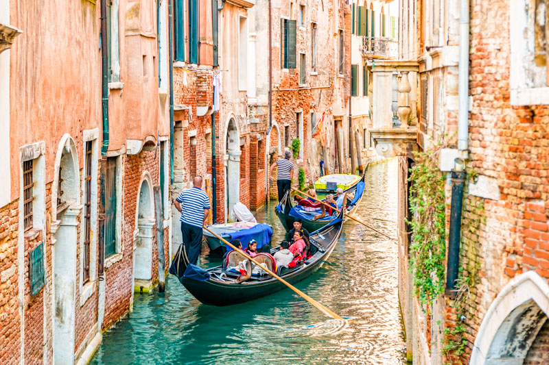 Paseo en góndola por Venecia: qué empresa elegir, precios e info útil
