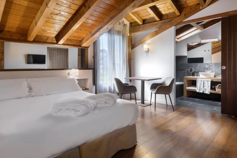 Hoteles con encanto en Navarra: Hotel Rural Iribarnia