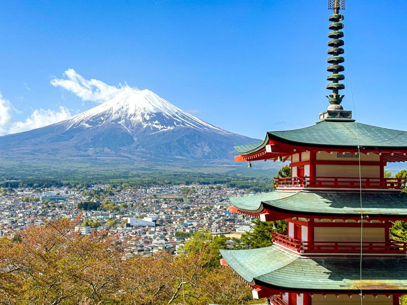 Visitar el monte Fuji desde Tokio por libre: Chureito Pagoda