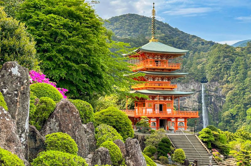 Ruta Kumano Kodo: escaleras en el santuario Nachi Taisha