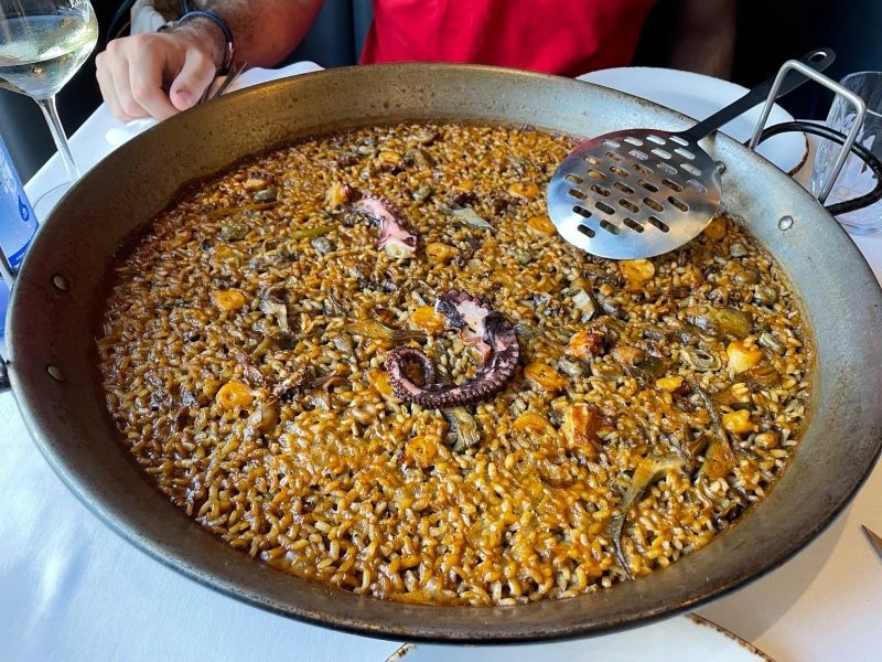 Dónde comer en Altea: arroz con pulpo y chopitos en la Taberna El Barba