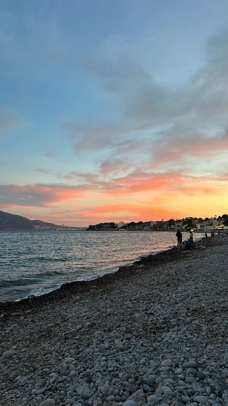 Qué ver en Altea: atardecer en Playa de l'Olla