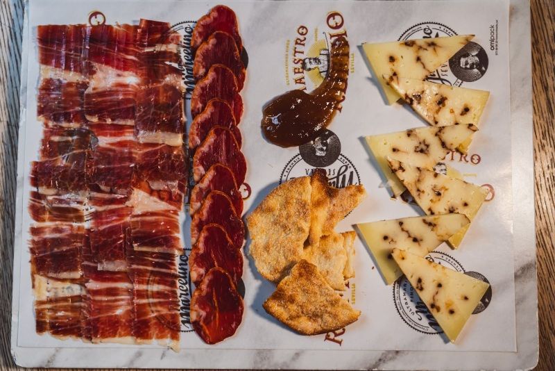 Dónde comer en Sevilla: chacina en Maestro Rufino