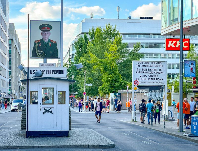 Qué ver en Berlín: Checkpoint Charlie