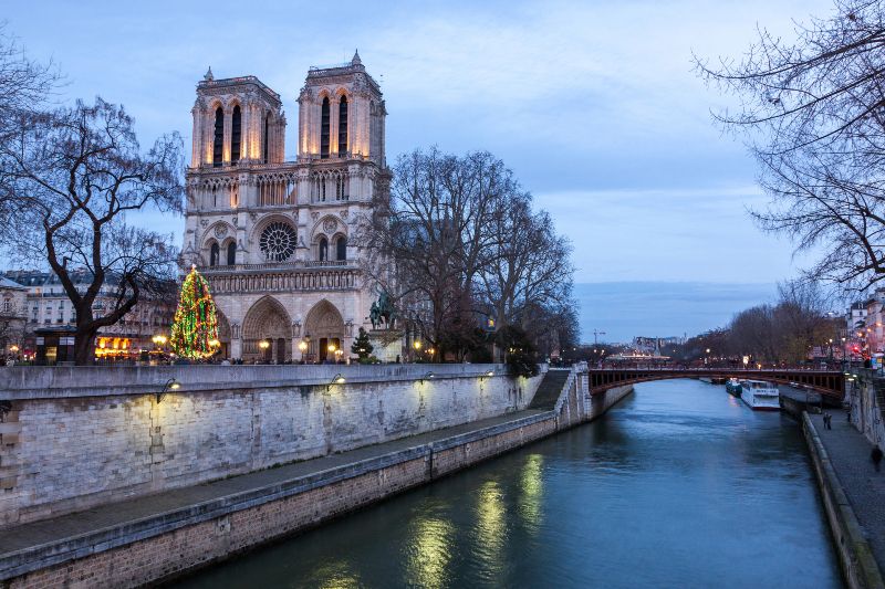 Los mejores destinos para viajar en Navidad: París
