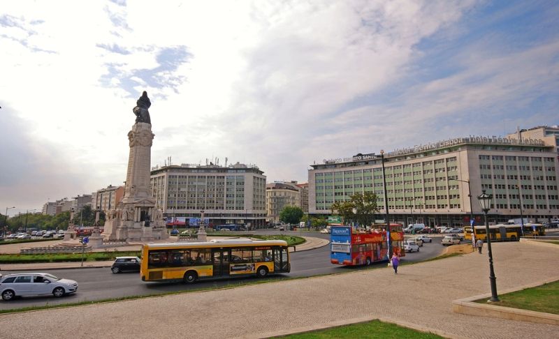 Cómo ir de Lisboa a Sintra en coche de alquiler