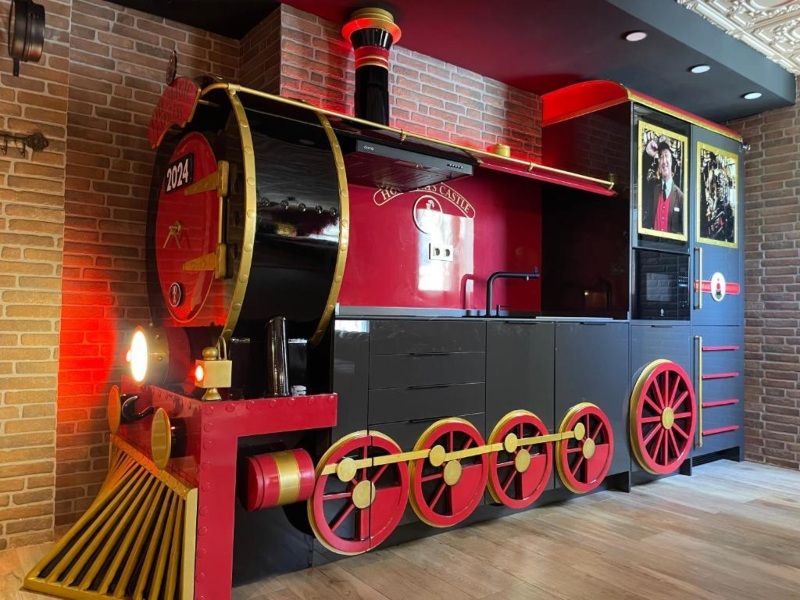 Hotel de Harry Potter en España: la cocina inspirada en el Expreso a Hogwarts