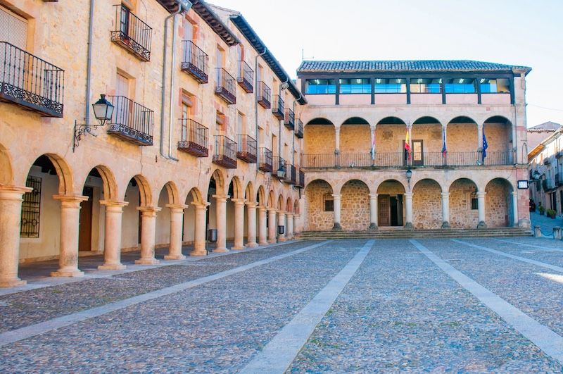 Qué ver en Sigüenza: La Plaza Mayor y el Ayuntamiento