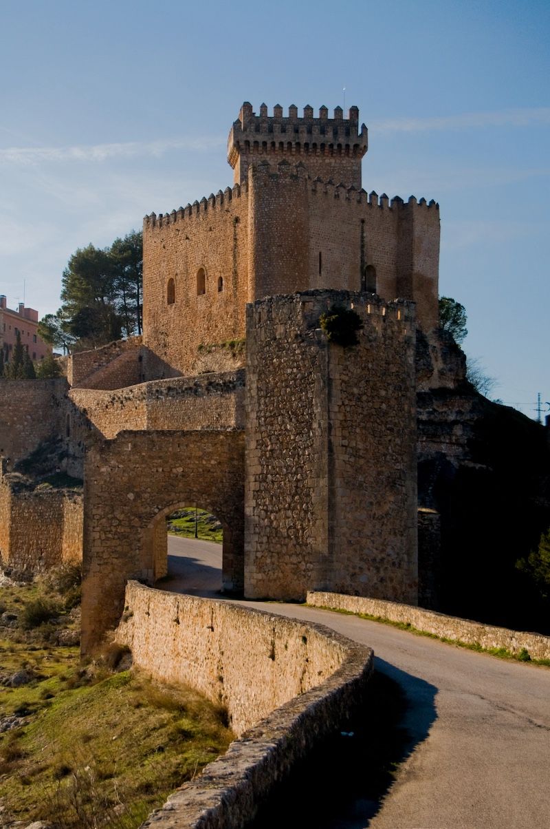 El espectacular castillo de Alarcón, uno de los pueblos más bonitos más bonitos de Castilla-La Mancha