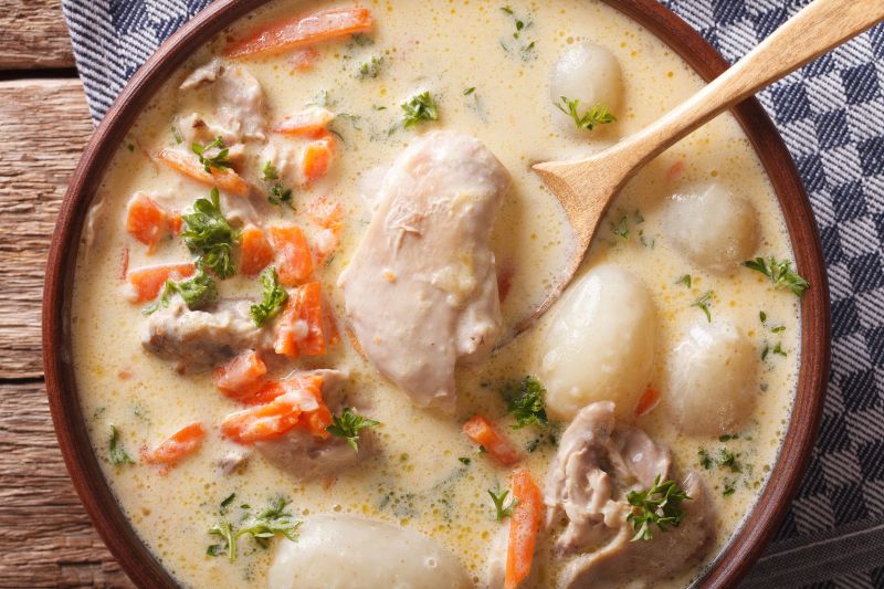 Waterzooi de pollo, un plato típico que comer en Gante