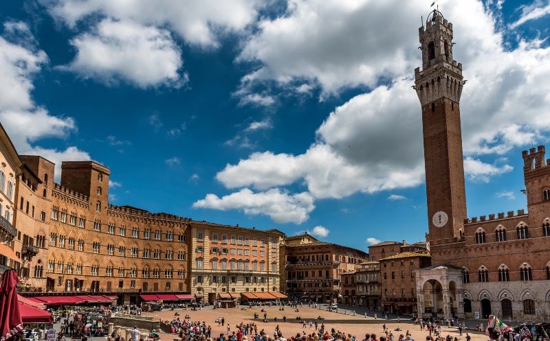 Ruta por la Toscana en 7 días: Piazza del Campo de Siena