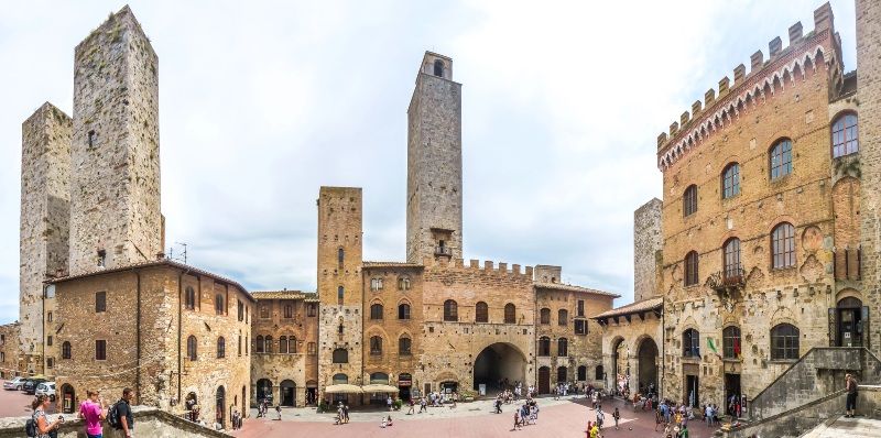 Ruta por la Toscana: Piazza del Duomo de San Gimignano