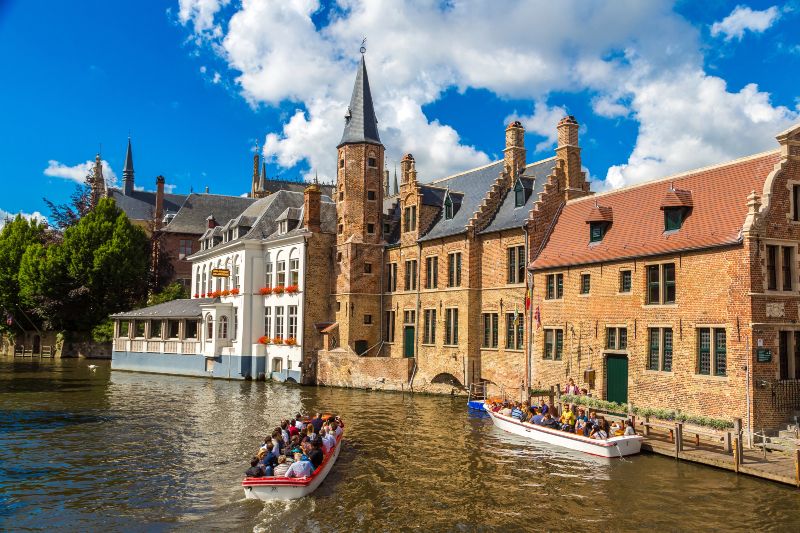 Cómo ir de Bruselas a Brujas: excursión organizada para viajar sin complicarte