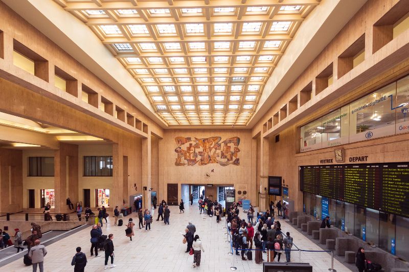 Cómo ir de Bruselas a Gante en tren: horarios y precio