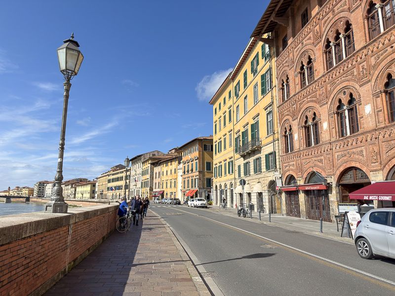 Qué hacer en Pisa: paseo por el Lungarno Antonio Pacinotti