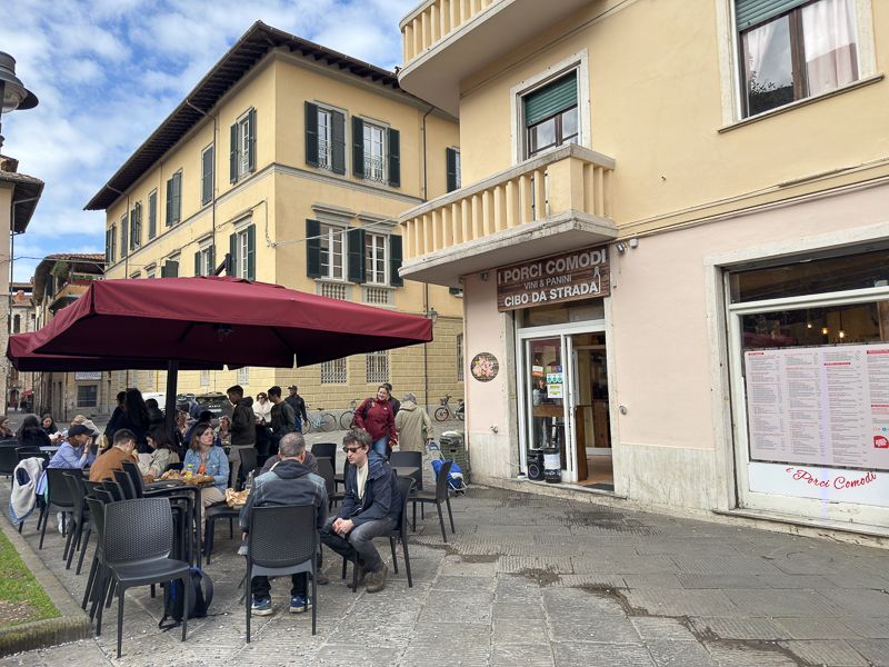 Qué ver en Pisa: Piazza Dante Alighieri y Porci Comodi