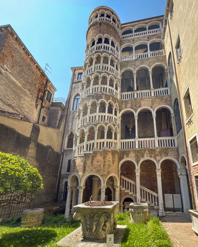Qué ver en Venecia: Escaleras del Palacio Contarini del Bovolo