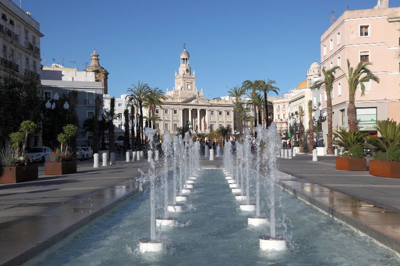 Dónde alojarse en Cádiz con perro tras pasar por las playas de perros en Cádiz