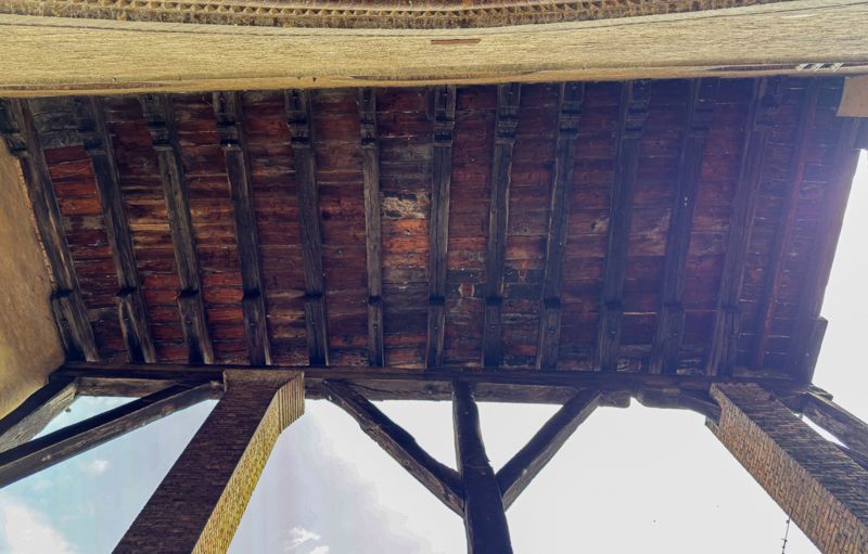 Los 7 secretos de Bolonia: Las tres flechas bajo el techo de Corte Isolani