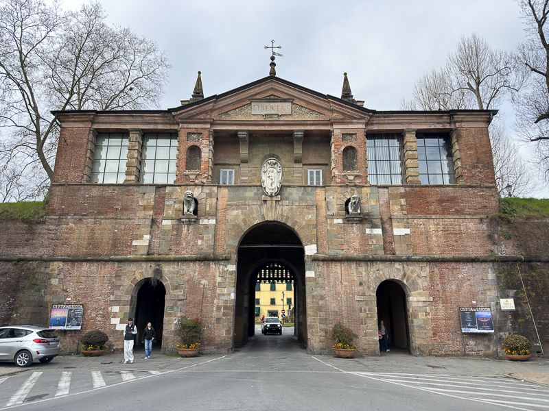 Qué ver en Lucca: Porta San Pietro