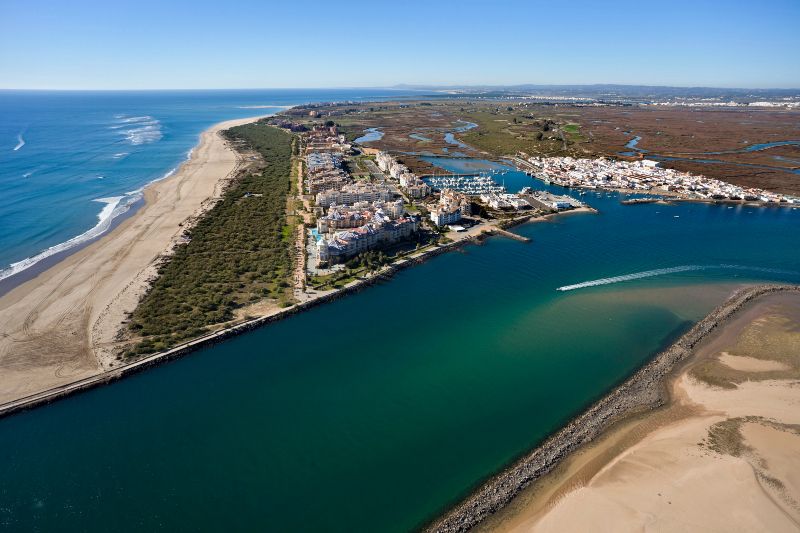 Playas para perros en Huelva: hay playa canina en el Paraje Natural de Canela (Ayamonte)