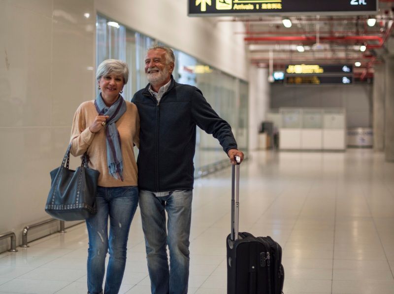 Mejores seguros de viaje para mayores de 70 años: comparativa