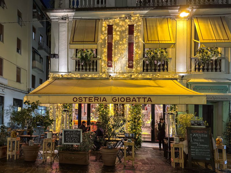 Qué ver en La Spezia: ambiente nocturno y aperitivo